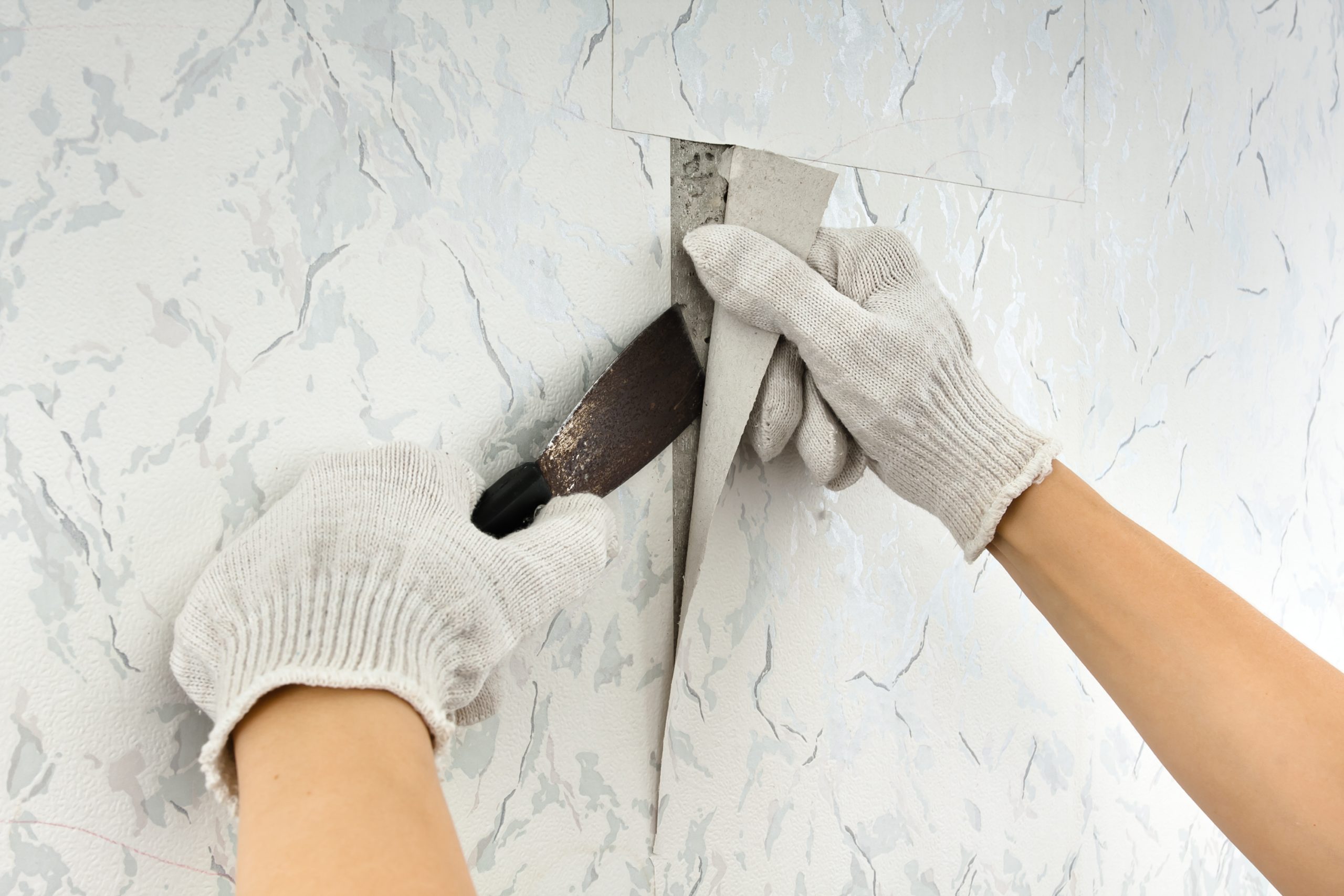 Read more about the article Common Misconceptions About Wallpaper Removal